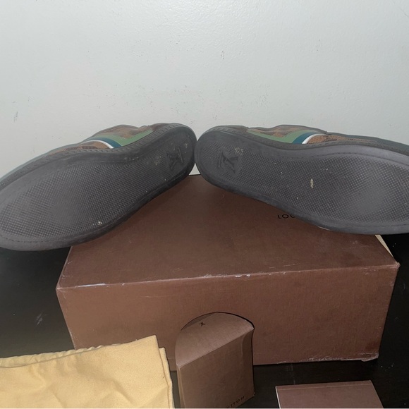 Brown Damier Louis Vuitton sneakers - Picture 3 of 4